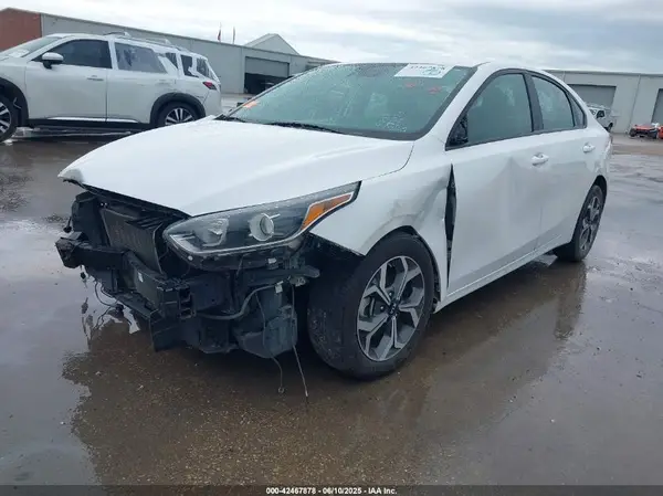 3KPF24ADXME377638 2021 KIA FORTE - Image 2