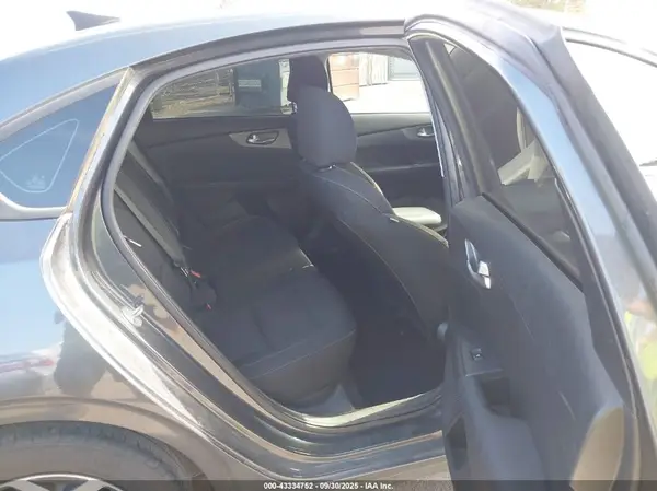 3KPF24ADXME380877 2021 KIA FORTE - Image 8