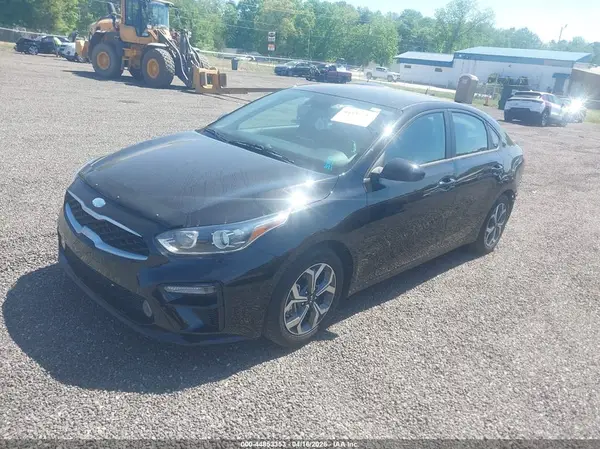 3KPF24ADXME381401 2021 KIA FORTE - Image 2