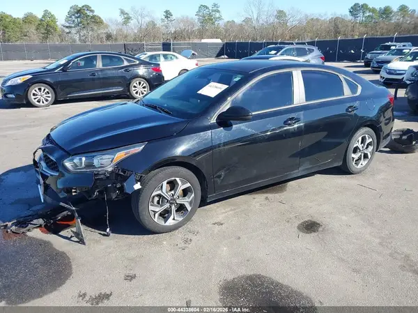 3KPF24ADXME382886 2021 KIA FORTE - Image 2