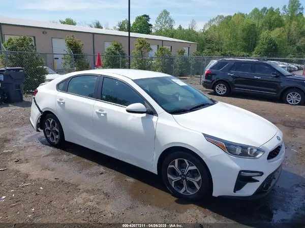 3KPF24ADXME385870 2021 KIA FORTE - Image 1