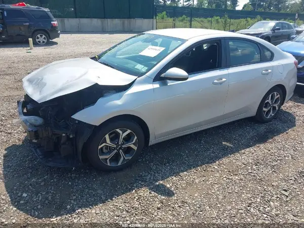 3KPF24ADXME386064 2021 KIA FORTE - Image 2