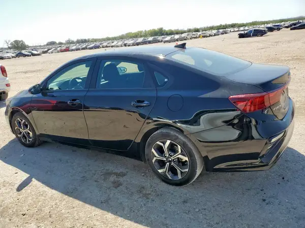 3KPF24ADXME392978 2021 KIA FORTE - Image 2
