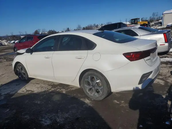 3KPF24ADXME401145 2021 KIA FORTE - Image 2