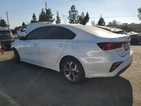 3KPF24ADXME403283 2021 KIA FORTE - Image 2
