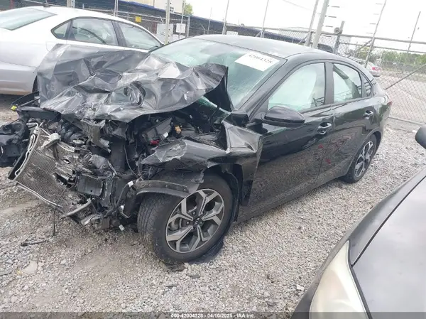 3KPF24ADXME410282 2021 KIA FORTE - Image 2