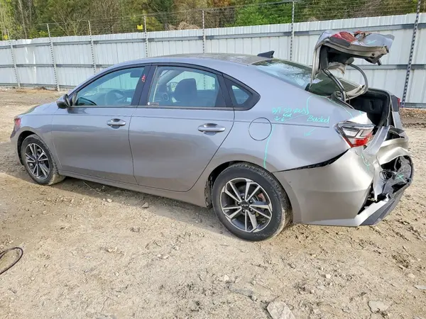 3KPF24ADXNE424572 2022 KIA FORTE - Image 2