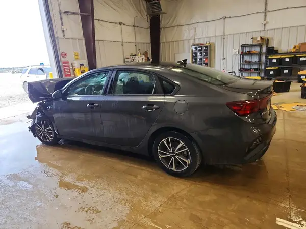 3KPF24ADXNE429013 2022 KIA FORTE - Image 2