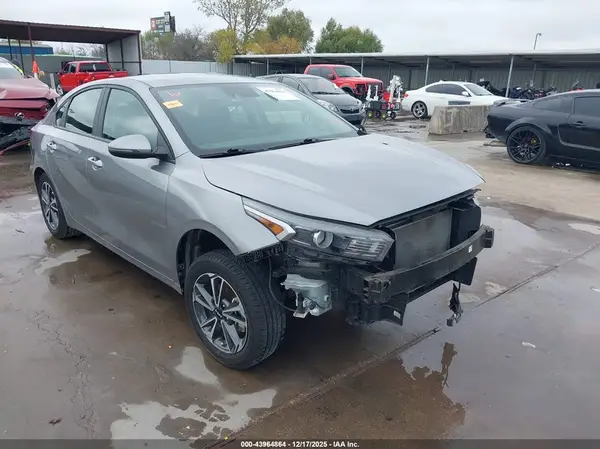 3KPF24ADXNE429061 2022 KIA FORTE - Image 1
