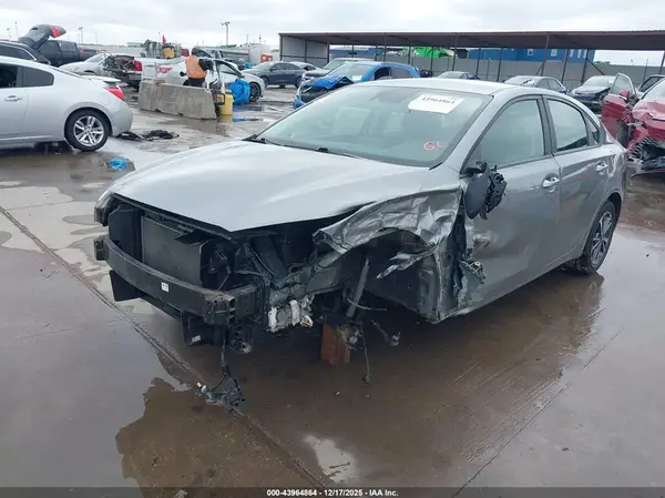 3KPF24ADXNE429061 2022 KIA FORTE - Image 2