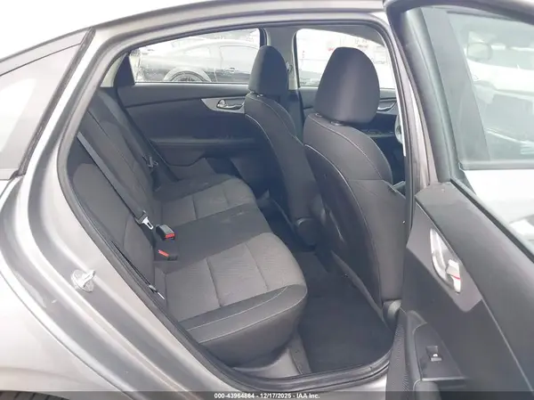 3KPF24ADXNE429061 2022 KIA FORTE - Image 8