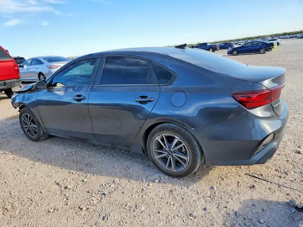 3KPF24ADXNE437127 2022 KIA FORTE - Image 2