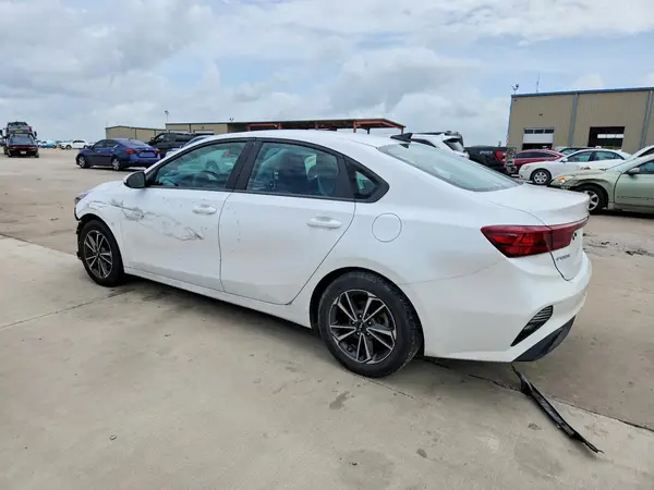 3KPF24ADXNE451920 2022 KIA FORTE - Image 2