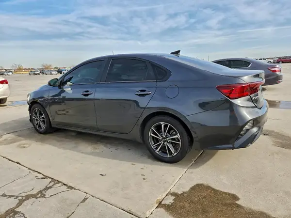 3KPF24ADXNE460150 2022 KIA FORTE - Image 2