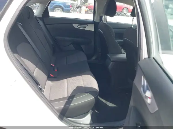 3KPF24ADXNE461900 2022 KIA FORTE - Image 8