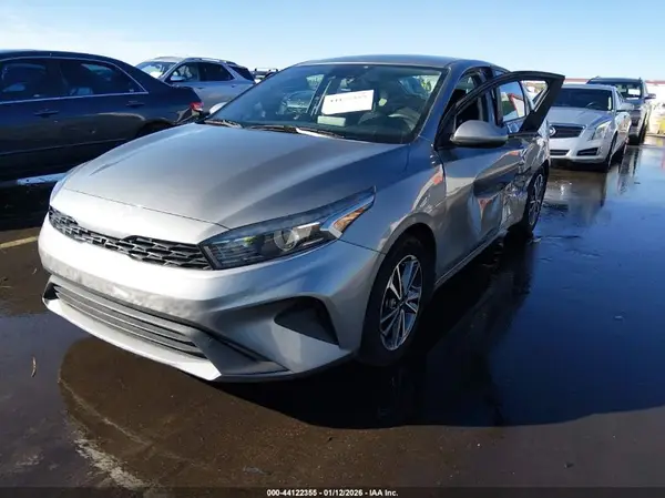 3KPF24ADXNE465087 2022 KIA FORTE - Image 2