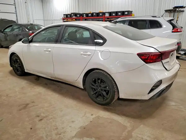 3KPF24ADXNE465347 2022 KIA FORTE - Image 2