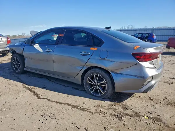3KPF24ADXNE466823 2022 KIA FORTE - Image 2