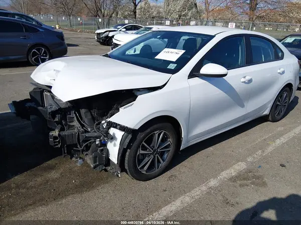 3KPF24ADXNE479104 2022 KIA FORTE - Image 2