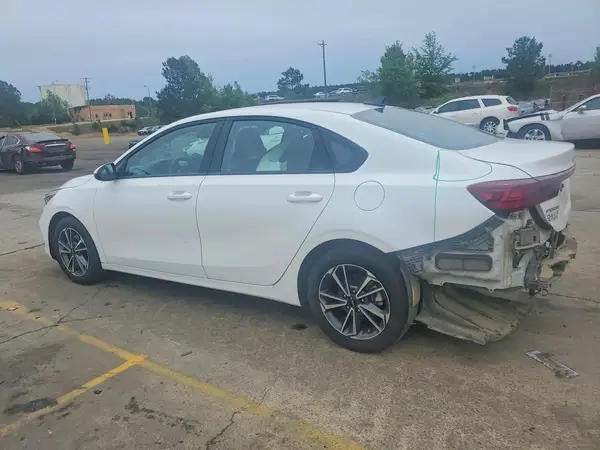 3KPF24ADXNE481273 2022 KIA FORTE - Image 2