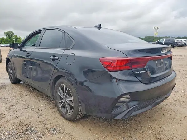 3KPF24ADXNE481886 2022 KIA FORTE - Image 2