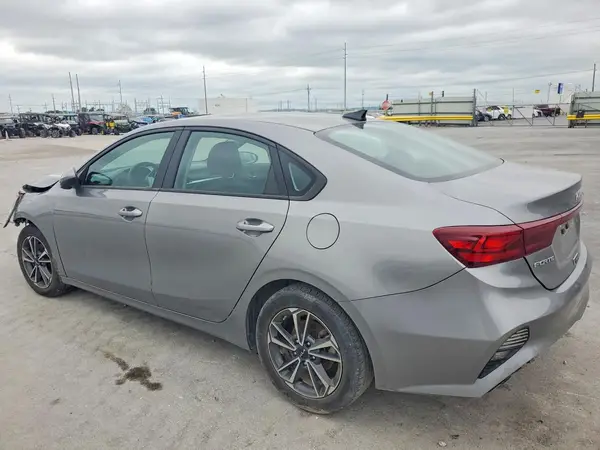 3KPF24ADXNE482505 2022 KIA FORTE - Image 2