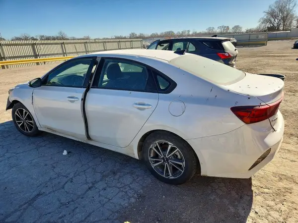 3KPF24ADXNE485839 2022 KIA FORTE - Image 2