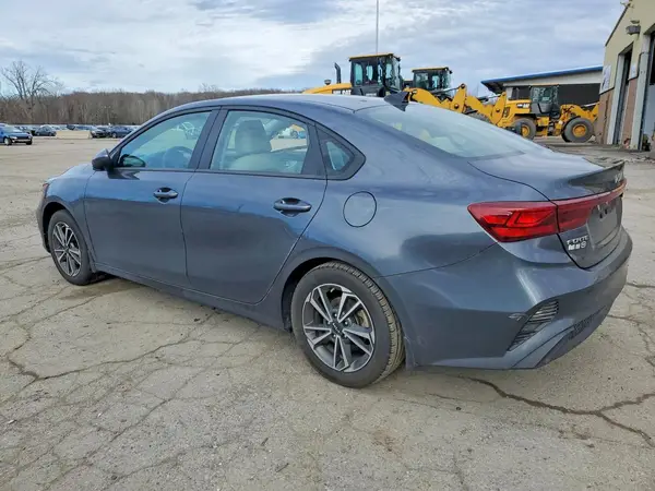 3KPF24ADXNE496257 2022 KIA FORTE - Image 2