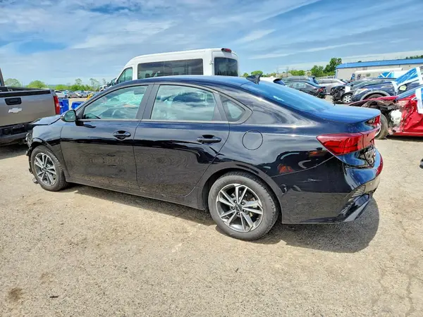 3KPF24ADXNE496999 2022 KIA FORTE - Image 2