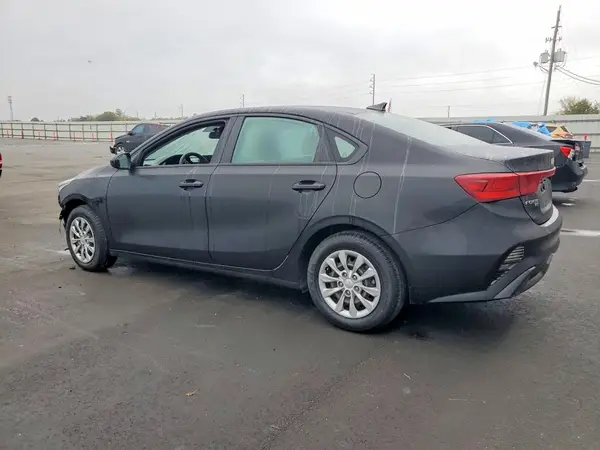 3KPF24ADXNE499322 2022 KIA FORTE - Image 2