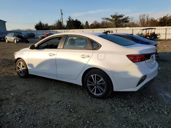 3KPF24ADXNE499708 2022 KIA FORTE - Image 2
