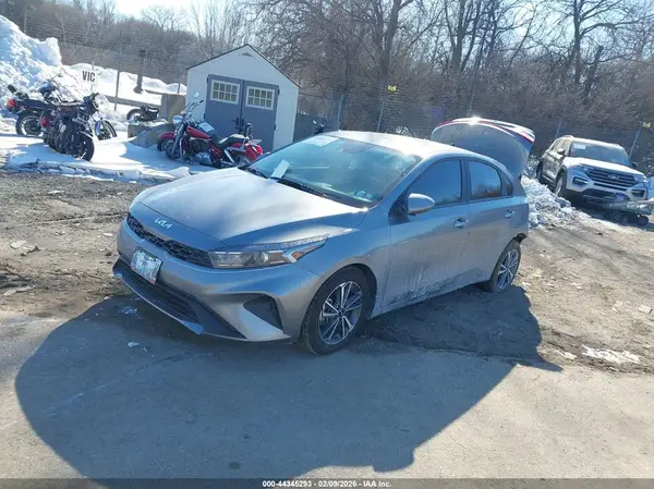 3KPF24ADXNE500579 2022 KIA FORTE - Image 2
