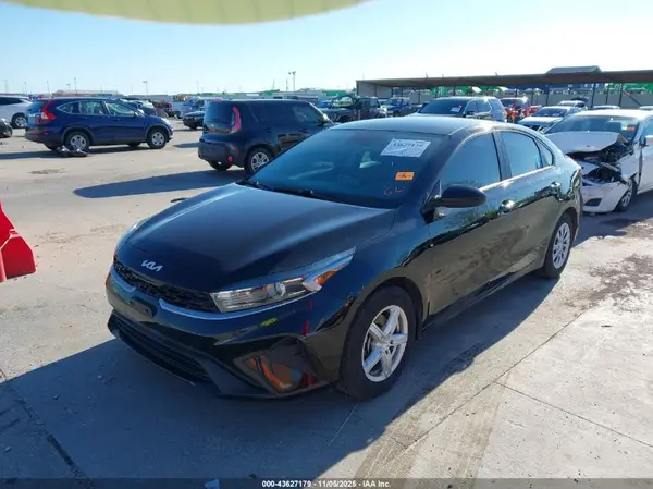 3KPF24ADXPE508815 2023 KIA FORTE - Image 2