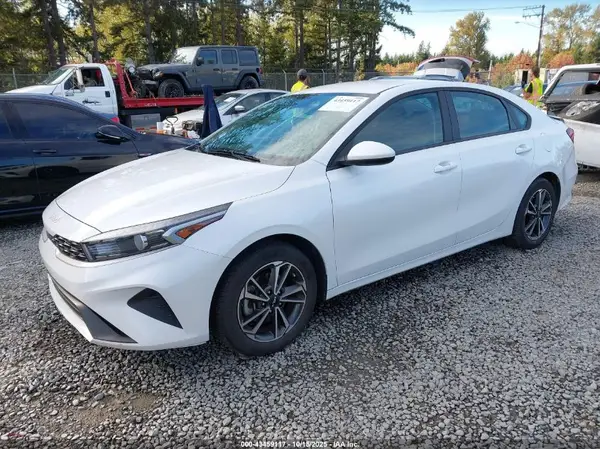 3KPF24ADXPE509723 2023 KIA FORTE - Image 2