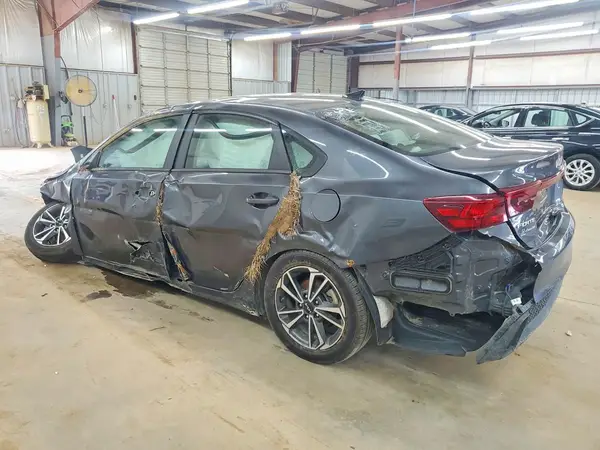3KPF24ADXPE513612 2023 KIA FORTE - Image 2