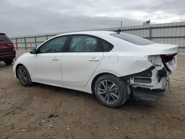 3KPF24ADXPE515098 2023 KIA FORTE - Image 2
