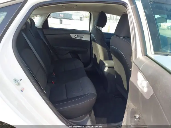 3KPF24ADXPE526537 2023 KIA FORTE - Image 8