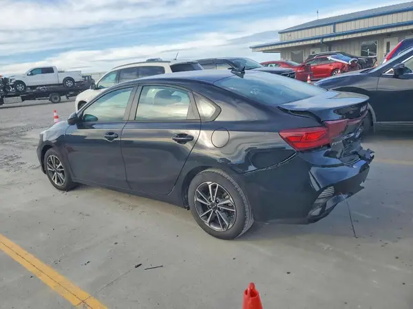 3KPF24ADXPE526604 2023 KIA FORTE - Image 2