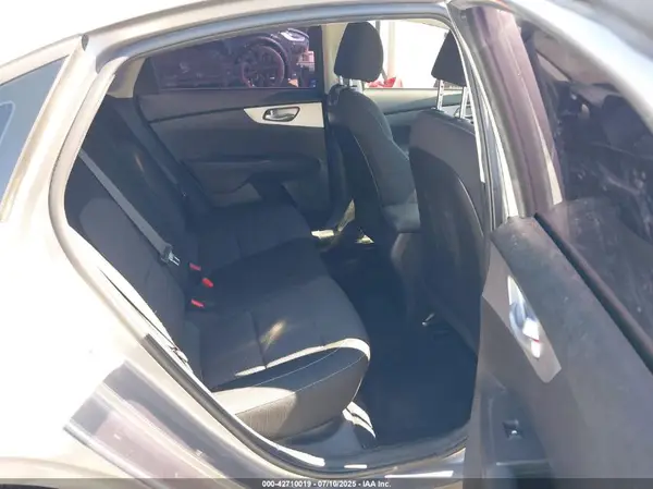 3KPF24ADXPE526666 2023 KIA FORTE - Image 8