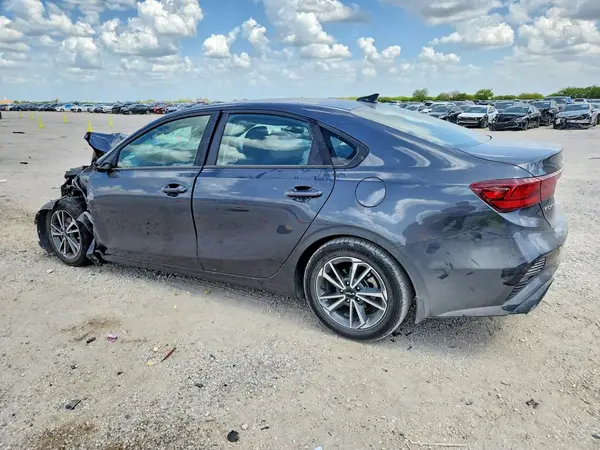 3KPF24ADXPE527476 2023 KIA FORTE - Image 2