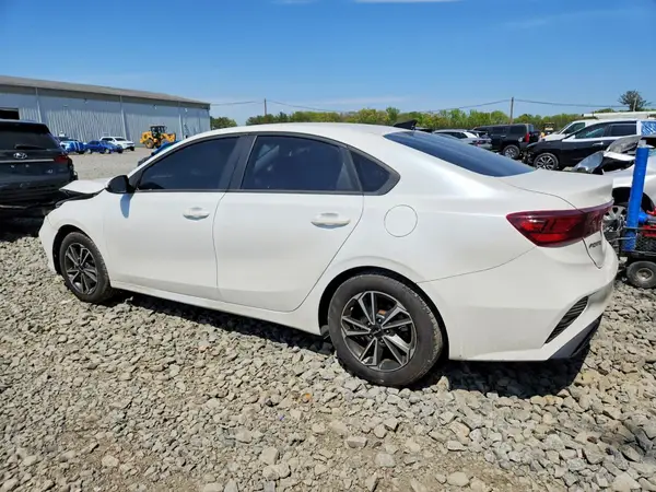 3KPF24ADXPE535142 2023 KIA FORTE - Image 2