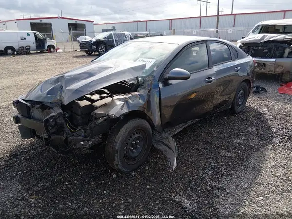 3KPF24ADXPE536680 2023 KIA FORTE - Image 2