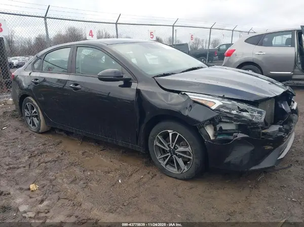 3KPF24ADXPE542849 2023 KIA FORTE - Image 1