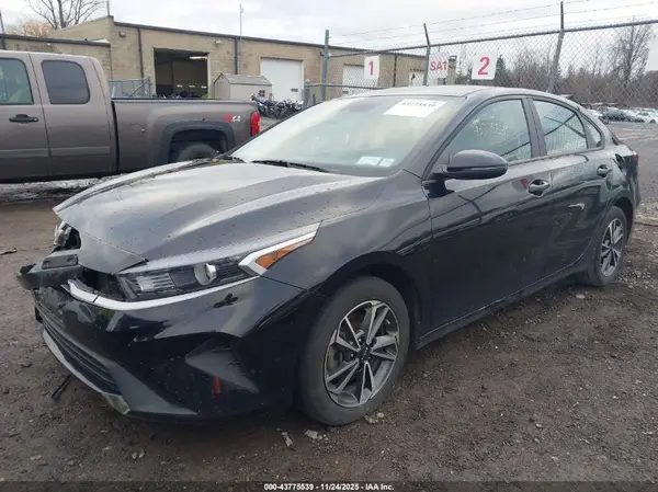 3KPF24ADXPE542849 2023 KIA FORTE - Image 2