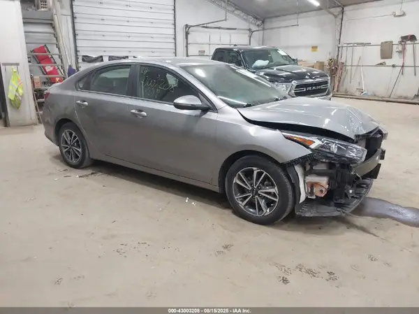 3KPF24ADXPE543967 2023 KIA FORTE - Image 1