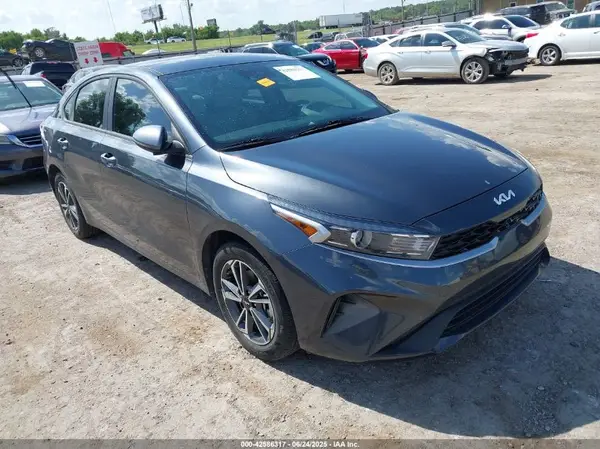 3KPF24ADXPE548957 2023 KIA FORTE - Image 1