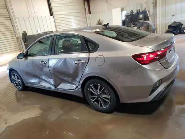 3KPF24ADXPE552135 2023 KIA FORTE - Image 2