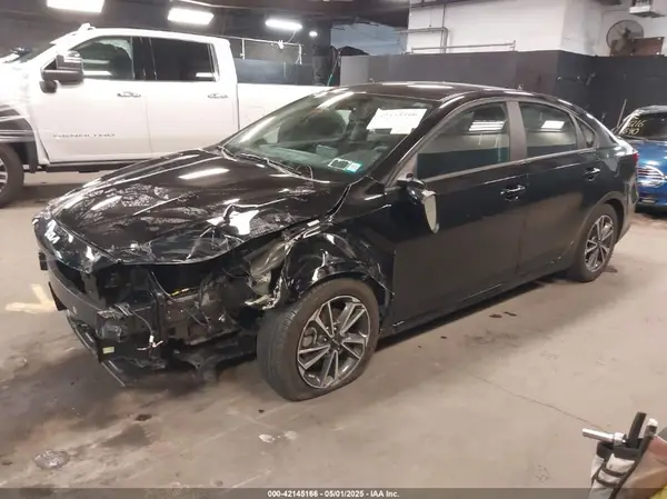 3KPF24ADXPE553768 2023 KIA FORTE - Image 2