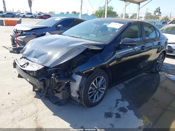 3KPF24ADXPE558582 2023 KIA FORTE - Image 2