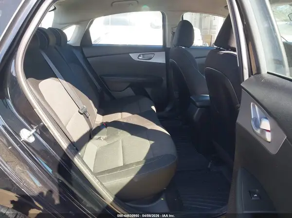 3KPF24ADXPE558582 2023 KIA FORTE - Image 8